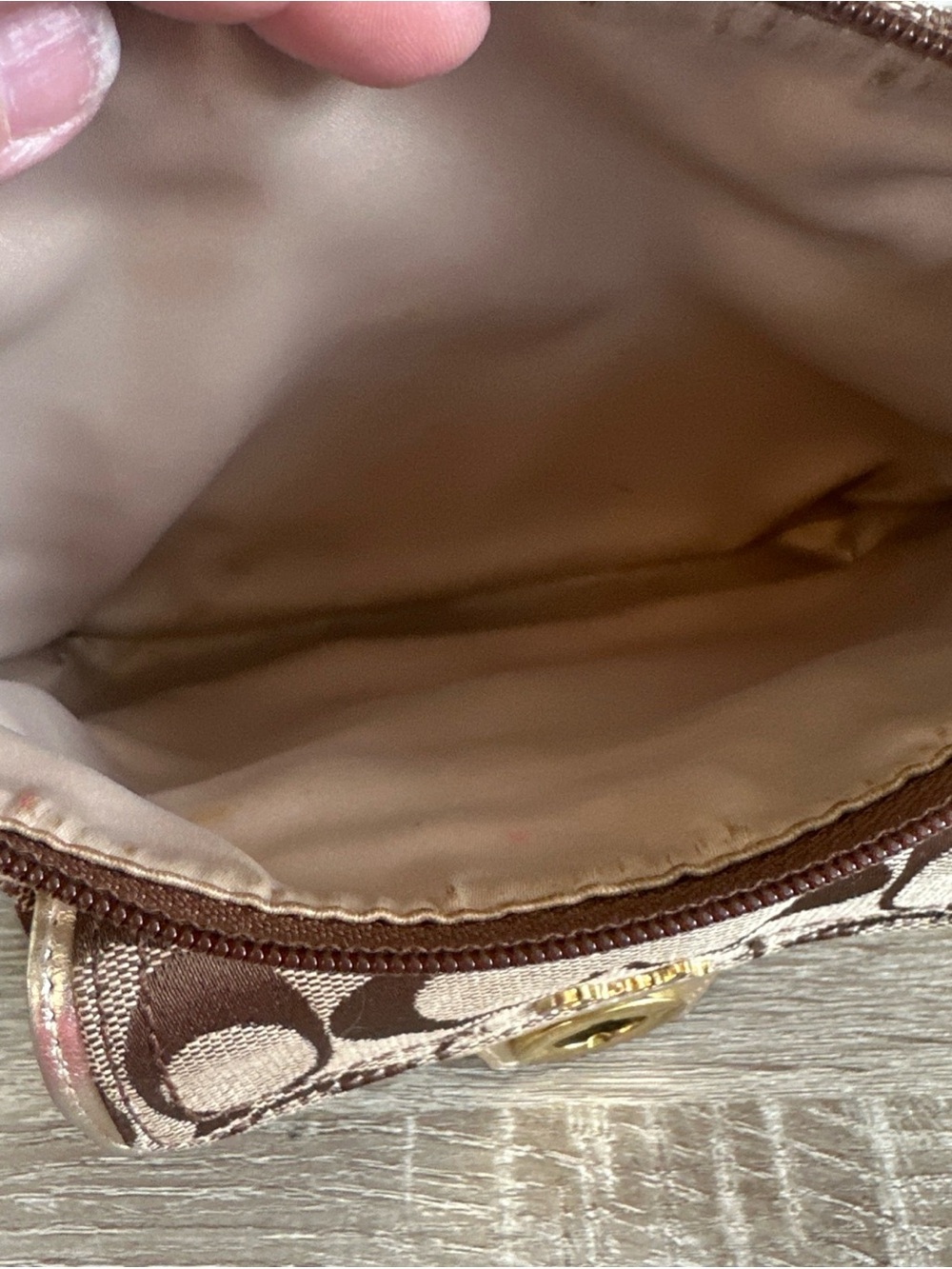 Coach Signature Penelope Turn Lock Monogram Crossbody Bag Gold stains on strap - Picture 11 of 15